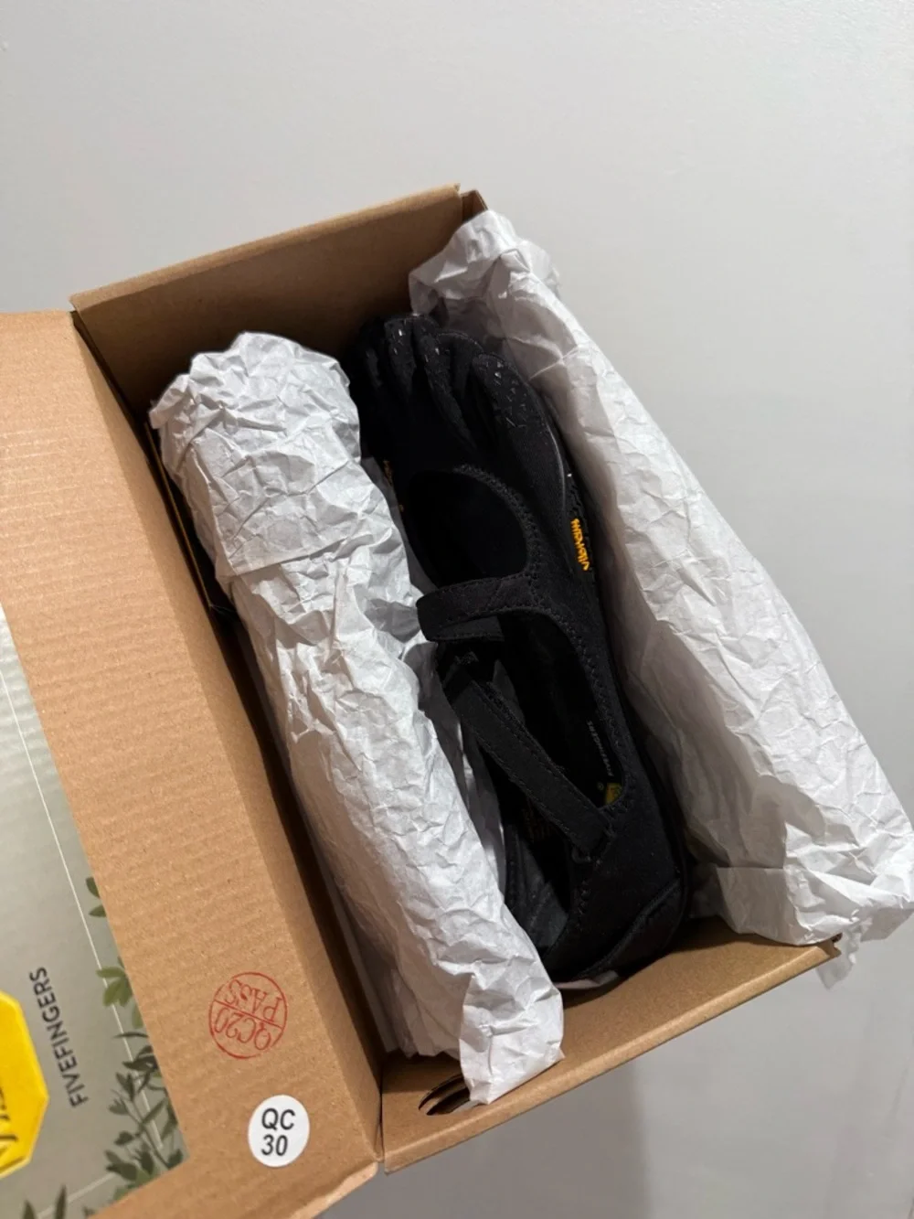 Vibram FiveFingers V-Soul Minimalist Shoe Box - Black - Picture 2 of 5